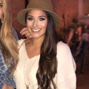 Meet your Posher, Mackenzie